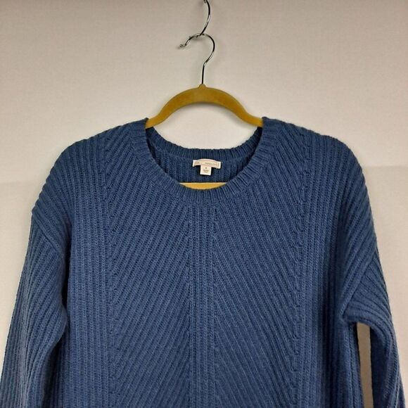 Gap Ladies Boyfriend  Sweater NWOT - Picture 2 of 11